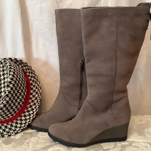 NWOT UGG Dawna Grey Tall Boot suede wedge waterproof